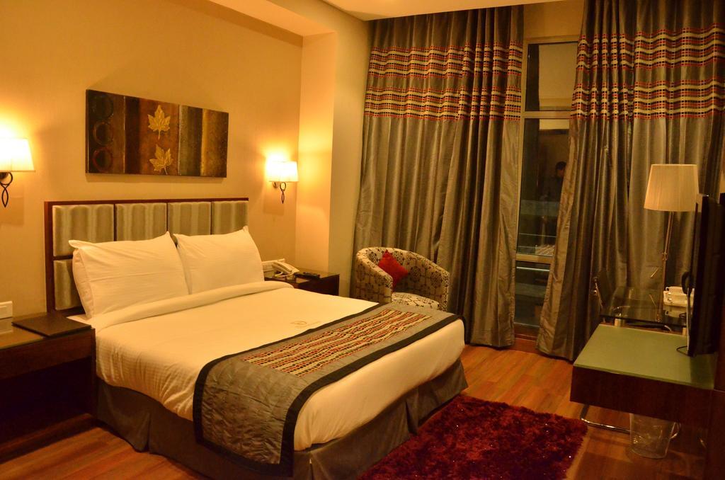 Hotel Down Town Jalandhar Habitación foto